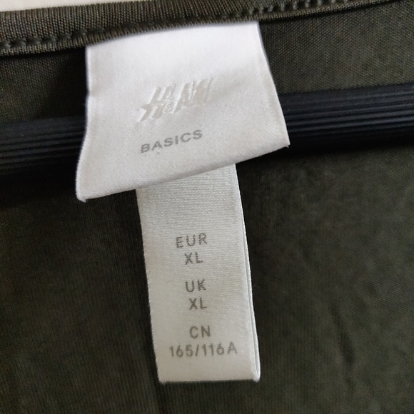 [NEW] H&M scoop neck tee - Picture 3 of 4